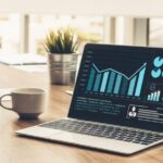 How can budgeting software improve personal financial planning?